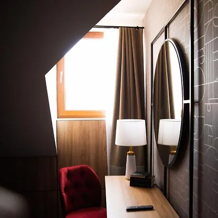 Hotell Platani 4*