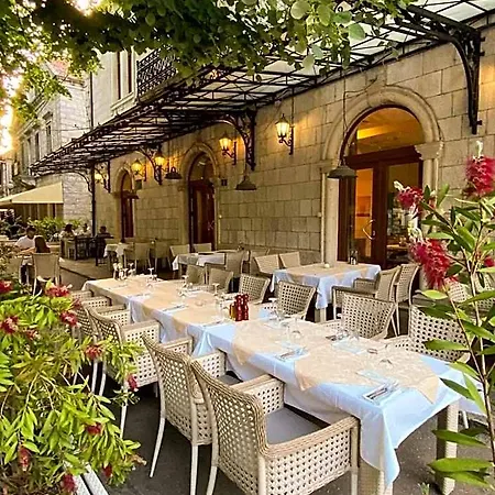 Platani Hotell