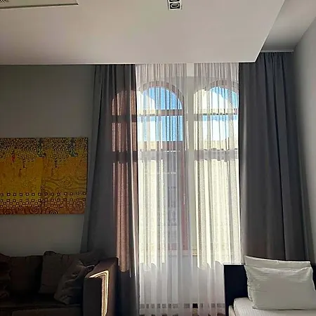 Hotell Platani