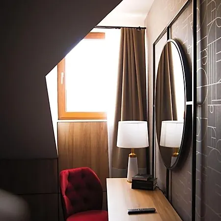 Hotell Platani 4*
